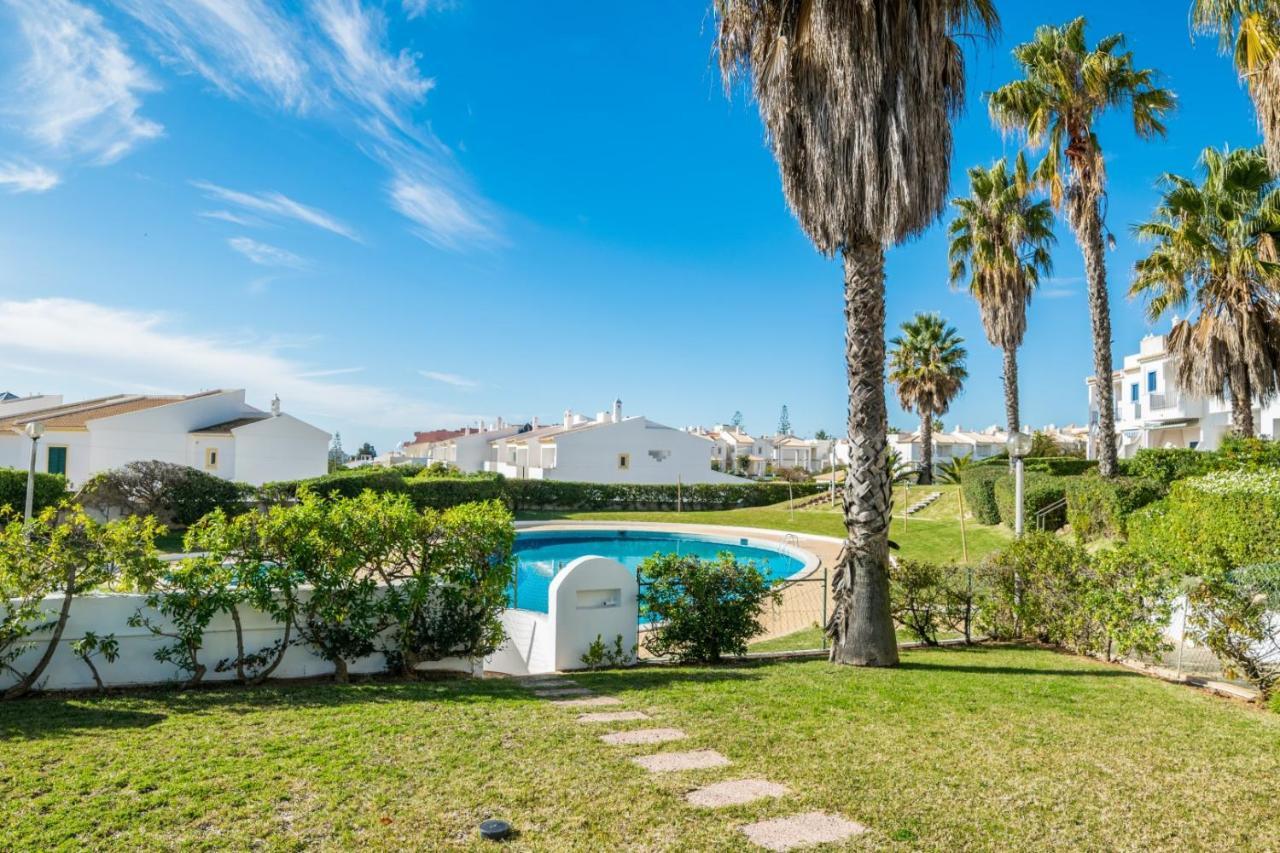 3 Bedroom In Oura With Amazing Pool At Walking Distance To Beach, Strip And Old Town, Wifi And Ac, Private Apartment *