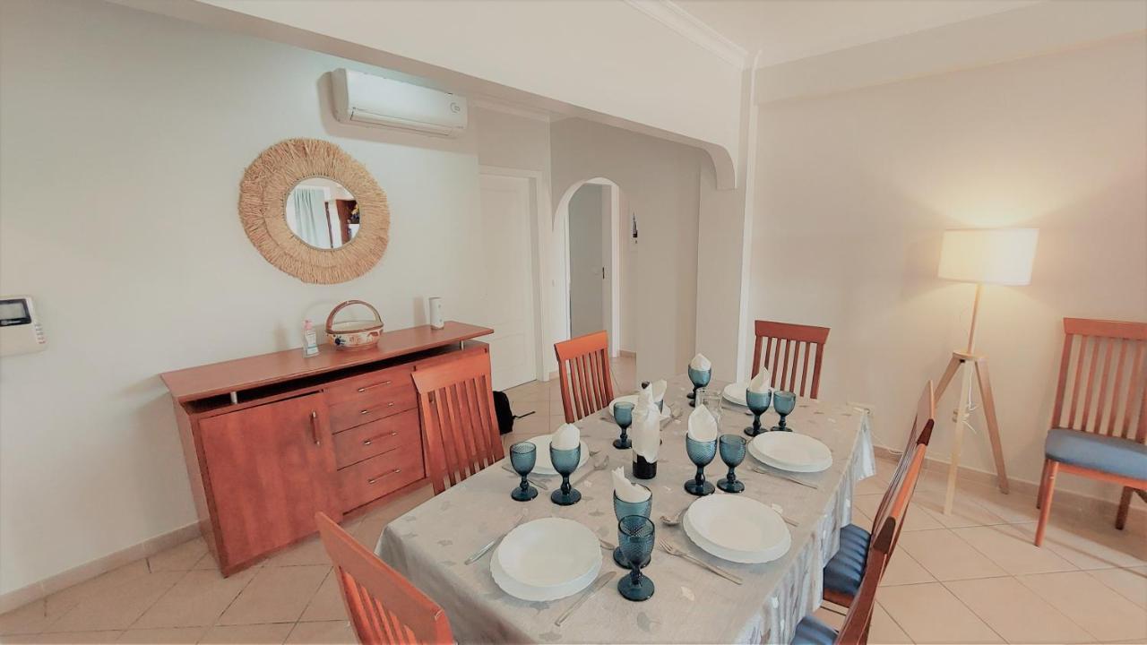 3 Bedroom In Oura With Amazing Pool At Walking Distance To Beach, Strip And Old Town, Wifi And Ac, Private Apartment Albufeira